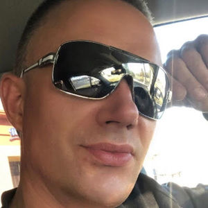 Meet your Posher, Adam